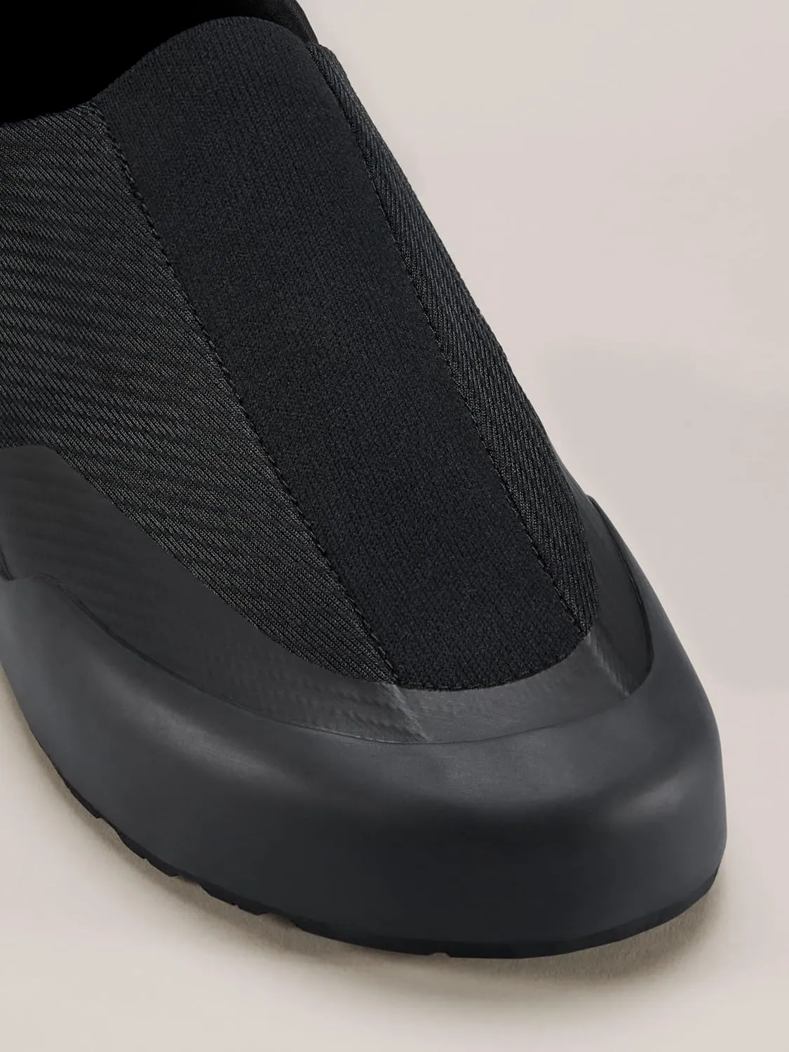 Arc'teryx Mens Kragg Shoe - Lightweight Pull-On Shoe for Quick Approaches, Everyday Casual Shoes