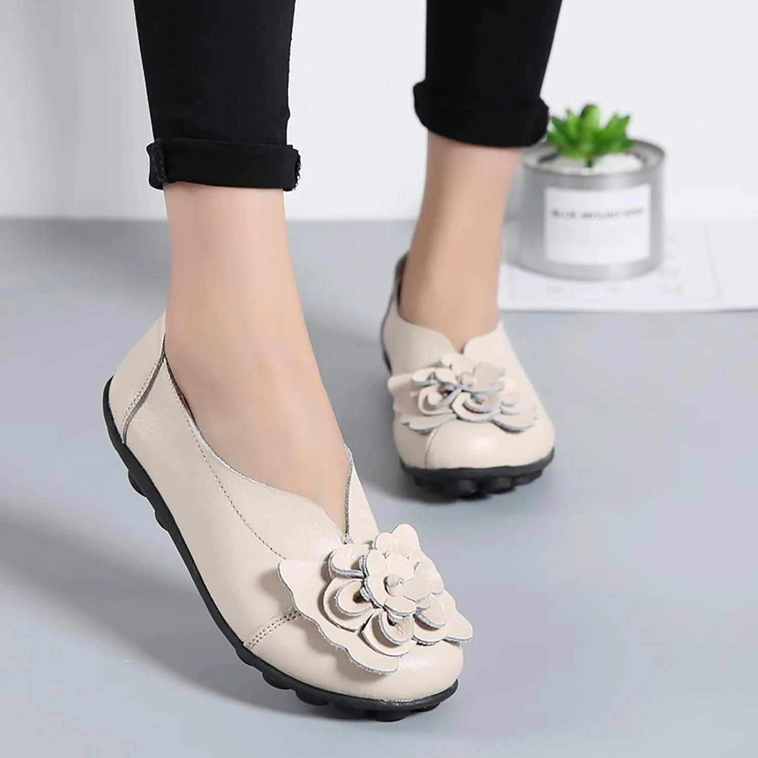 Flat Loafers for Women Comfortable Slip on Round Toe Slingback Soft Soles Moccasins with Flowers Walking Casual Dressy Lightweight Flat Shoes Nurse Driving Work Shoes Breathable Fashion Footwear