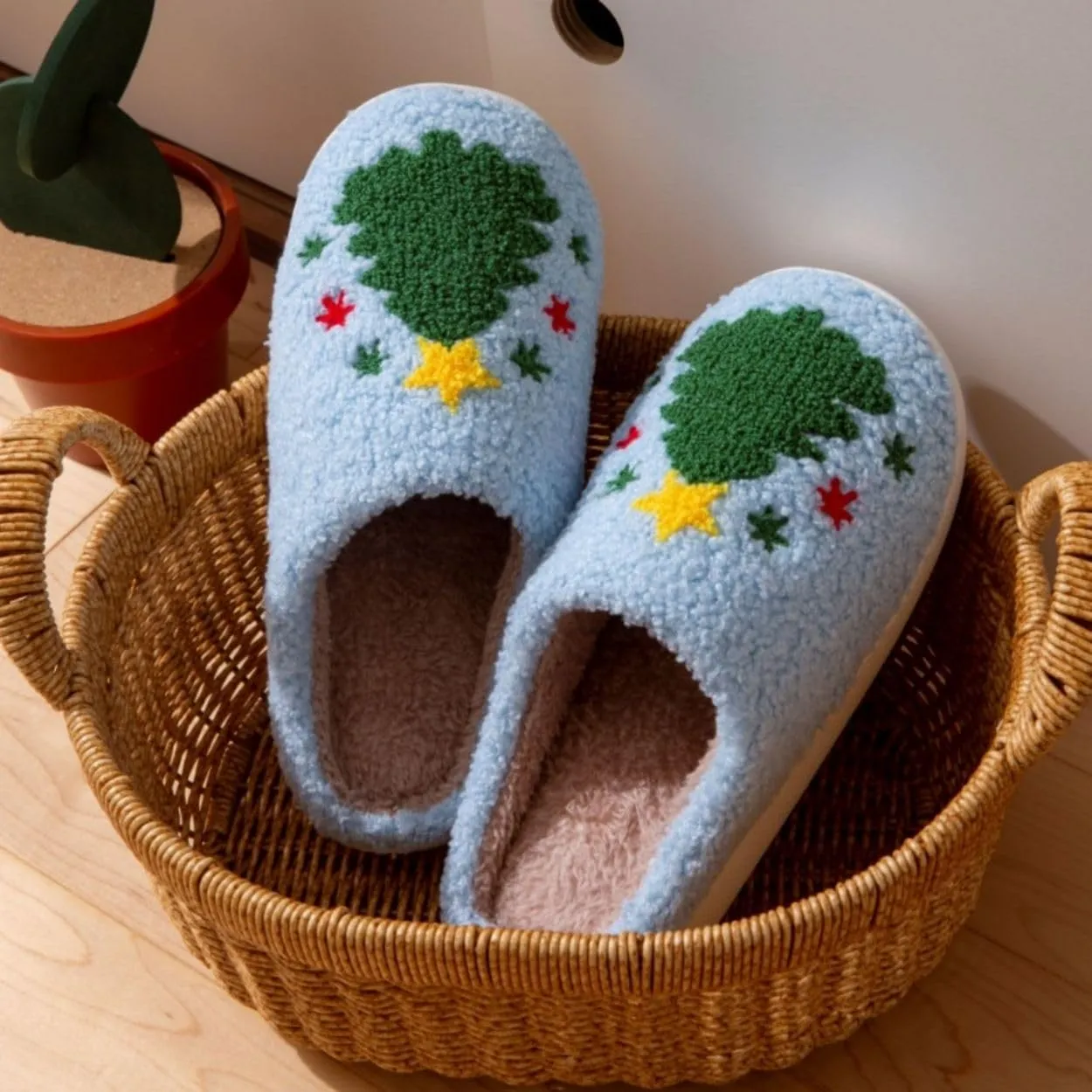 Fun and Loving Slippers Valentine's Day Style Women's & Men's Comfortable Memory Foam Slippers Fluffy and Soft Memory Foam Retro Indoor and Outdoor Home Couple Shoes